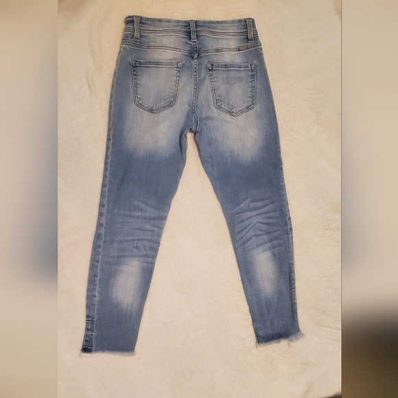 KanCan Frayed Hem Light Wash Skinny Stretchy Ankle Jeans Size 9/28 - Picture 7 of 9